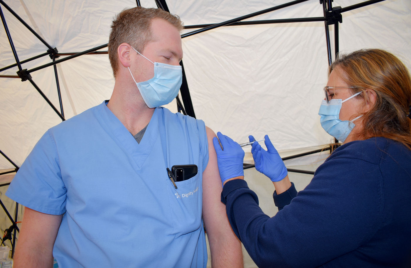 121720-smt-news-pfizer-vaccines-001